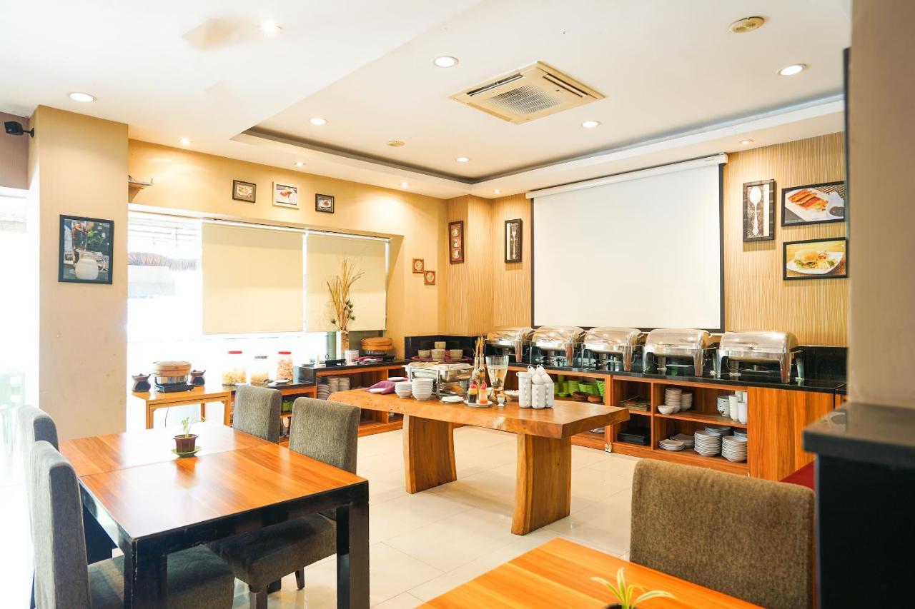 Oyo 197 Prime Royal Hotel Kapasari ภายนอก รูปภาพ