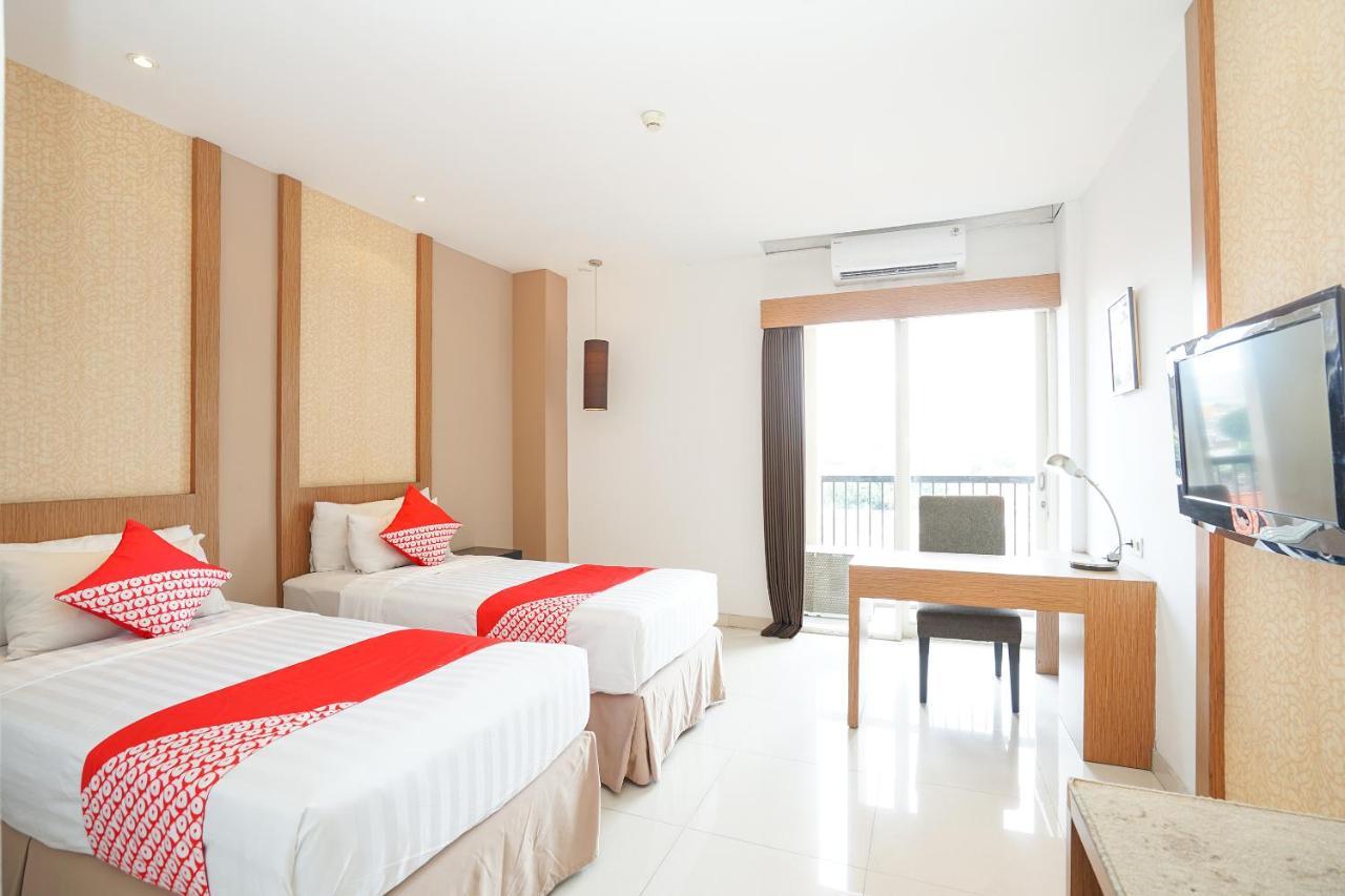 Oyo 197 Prime Royal Hotel Kapasari ภายนอก รูปภาพ